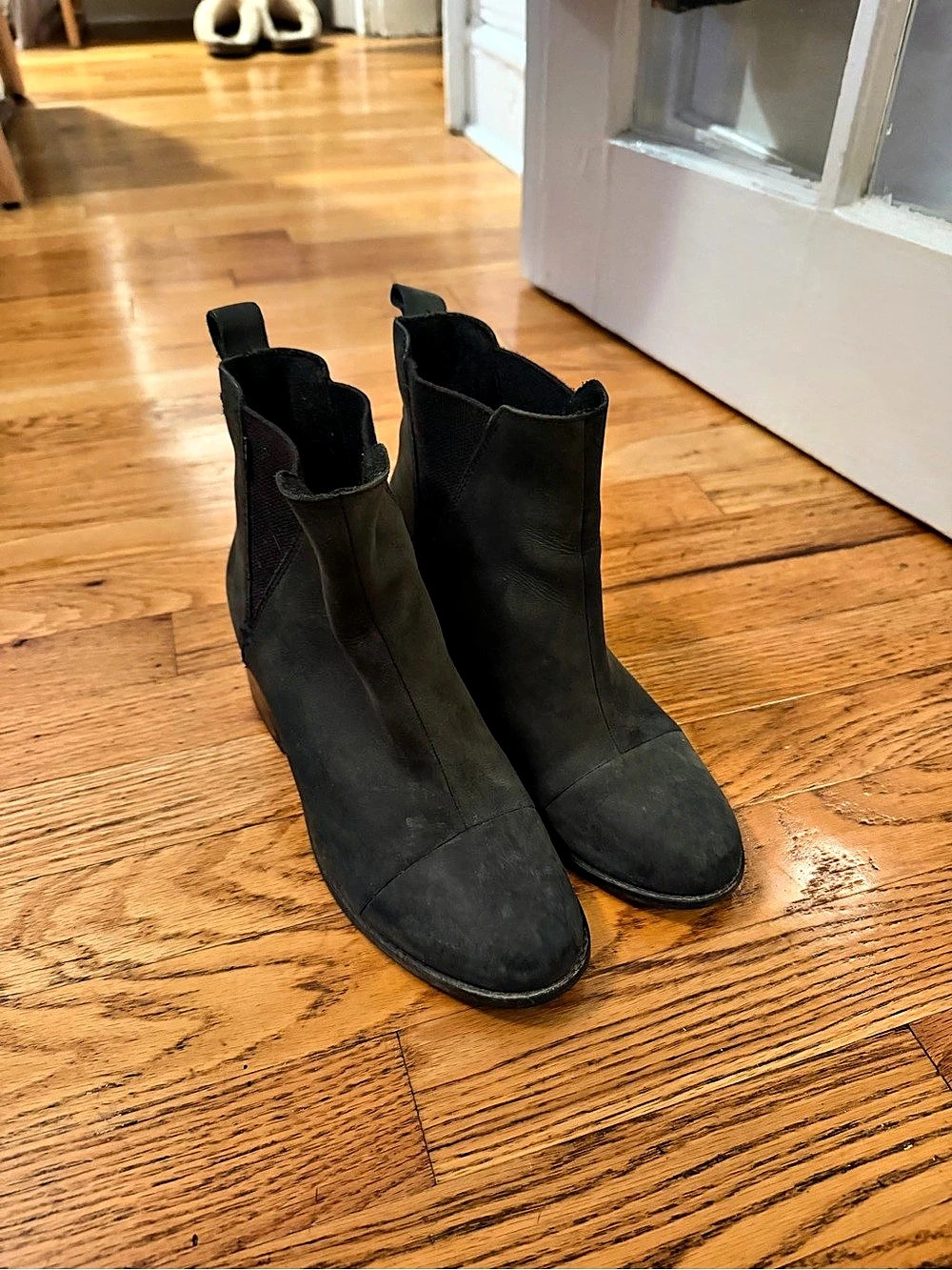 TOMS Esme Black Leather Ankle Boots